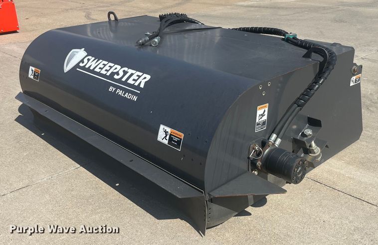 2015 Paladin 20572M-0022 skid steer sweeper - EK8701