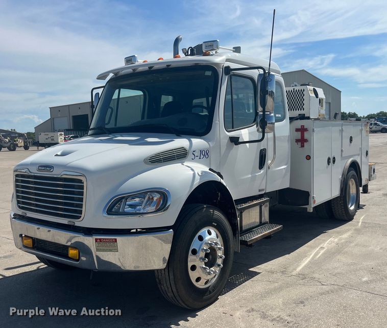 2006 Freightliner  Business Class M2 Crew Cab utility / service truck - EK8710