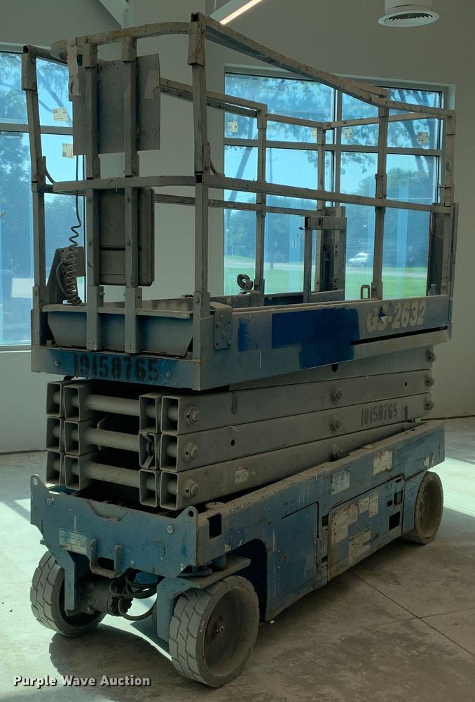 Genie GS-2632 scissor lift - JT9810