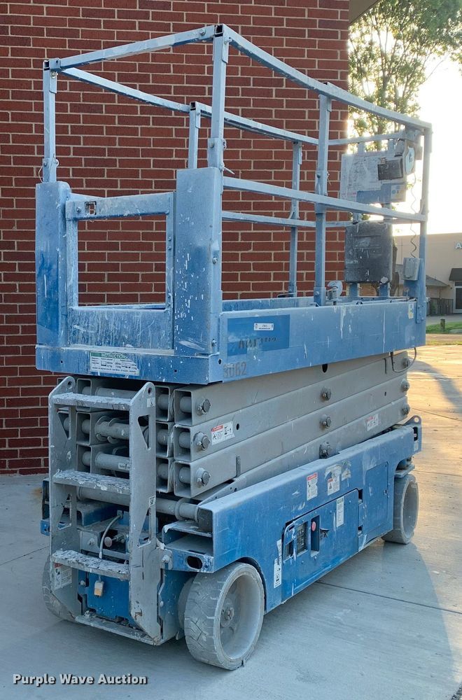 Genie GS-2632 scissor lift - JT9813