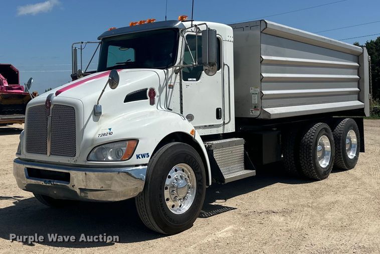 2017 Kenworth  T370 dump truck - LR9388