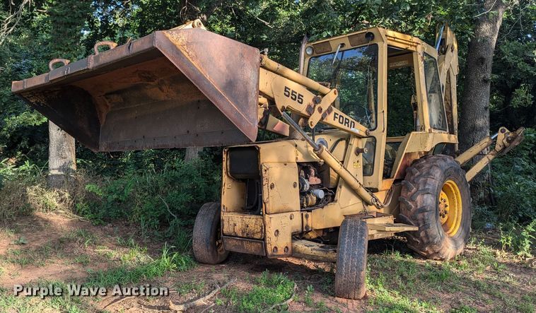 Ford 555 backhoe - NG9949