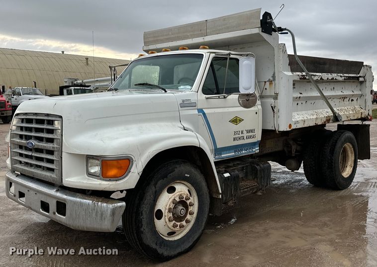 1995 Ford F800 dump truck - NL9872