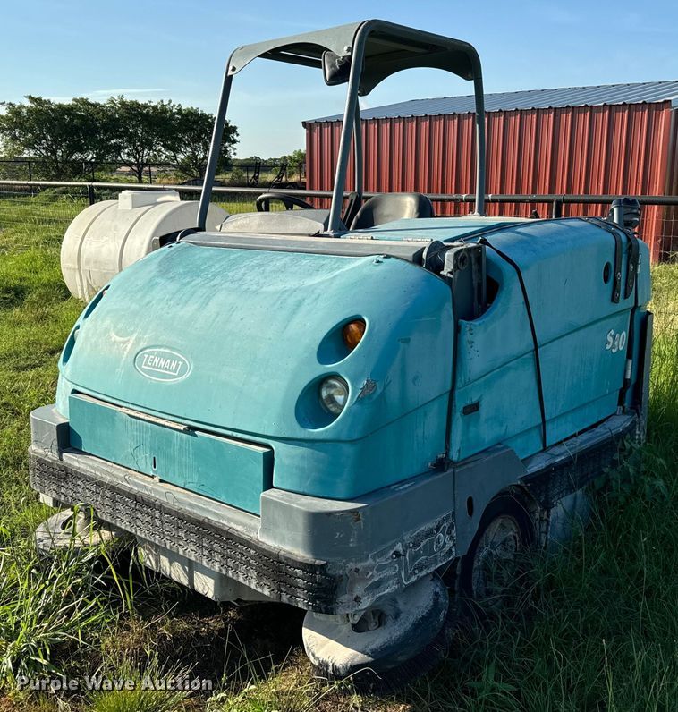 Tennant  S30 sweeper - NQ9618