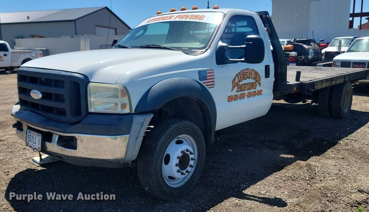 2007 Ford  F450 Super Duty flatbed truck - NZ9923