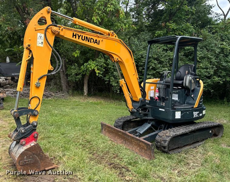 2016 Hyundai Robex 35Z-9A mini excavator - OF9722