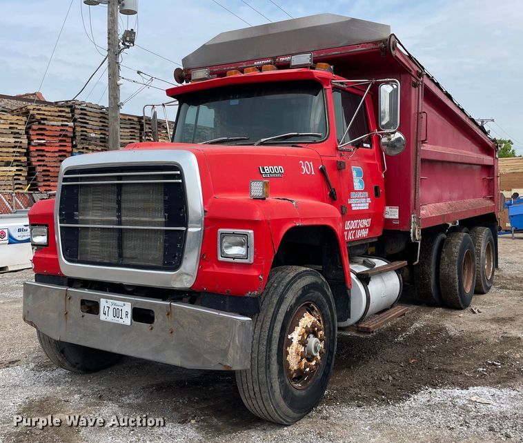 1994 Ford  L8000 dump truck - OG9948