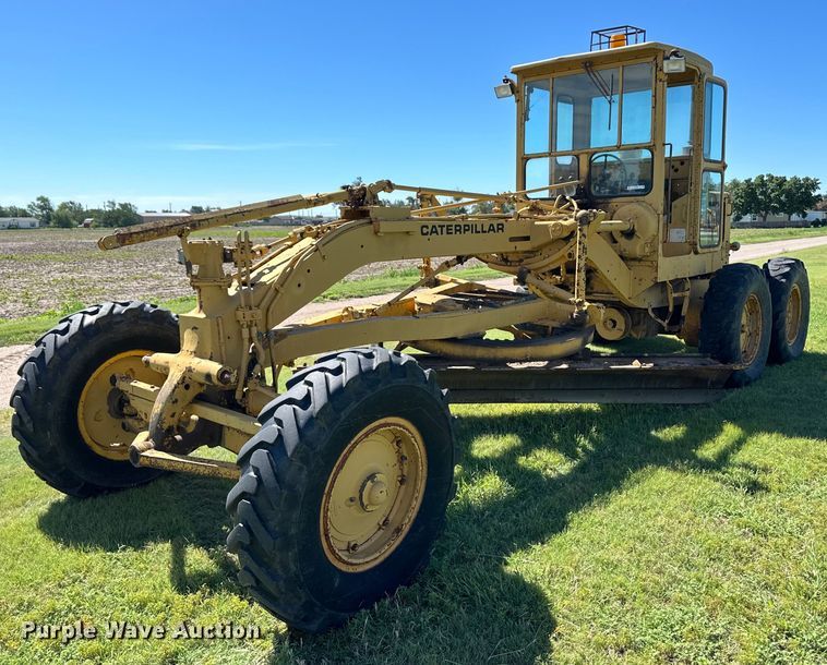 1971 Caterpillar 112F rigid frame motor grader - OL9651