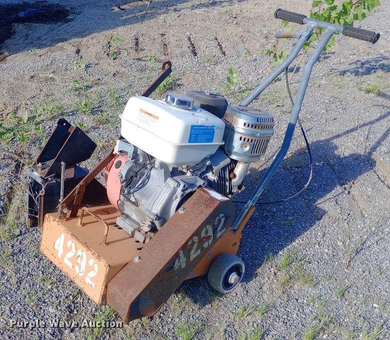 Diamond CC1100 concrete saw - DP1093