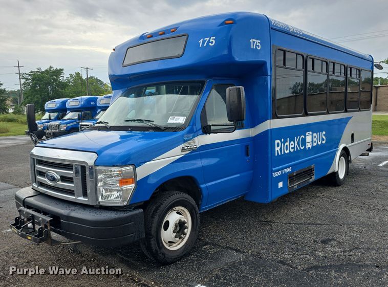 2018 Senator II ST69923C shuttle bus - DQ4421