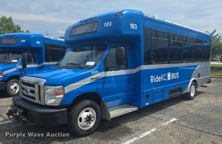 2018 Senator II ST69941C shuttle bus - DQ4422