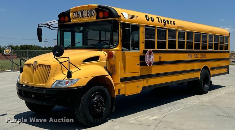 2005 International CE200 school bus - DX0811