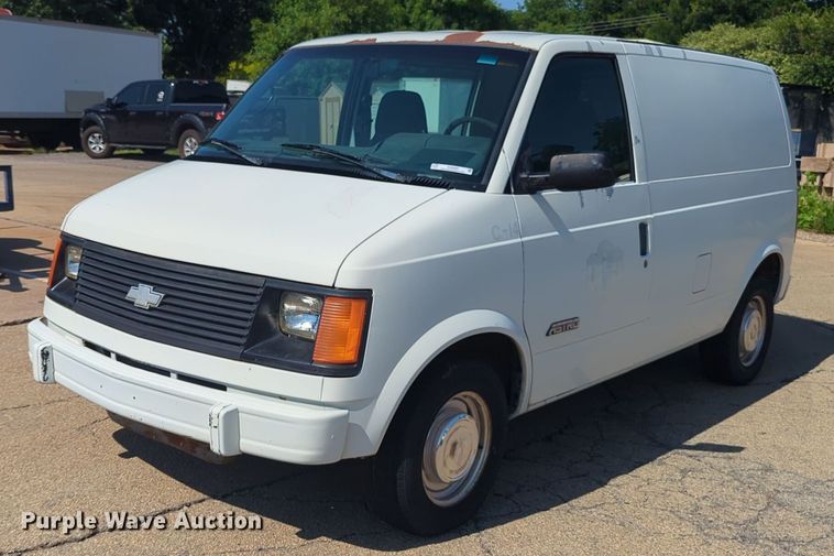 1994 Chevrolet  Astro van - NG9989