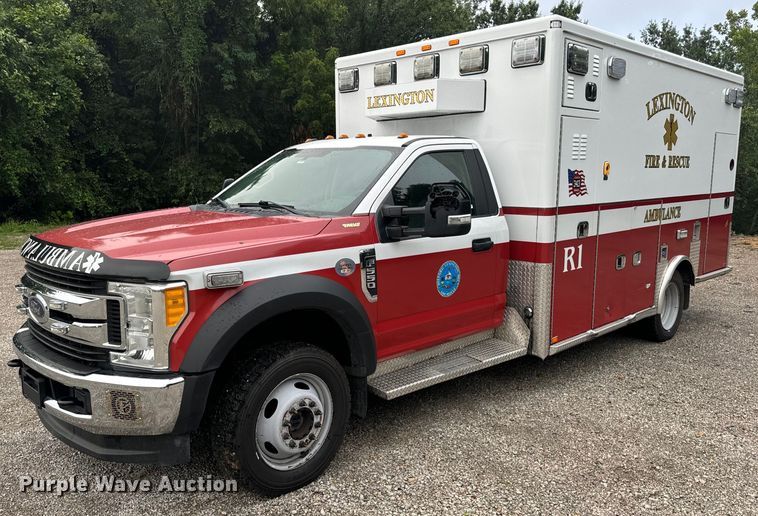 2017 Ford  F550 XLT ambulance - OF9731