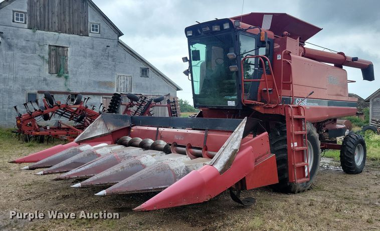 1987 Case IH 1660 Axial-Flow combine - DG0664