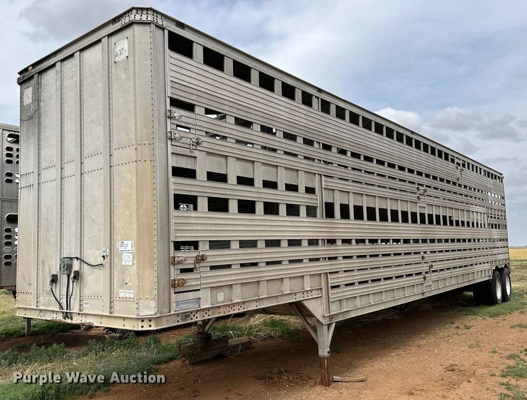 1977 Barrett livestock trailer - DK6877