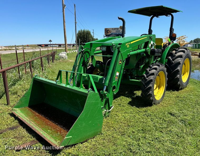 2015 John Deere  5075E MFWD tractor - DO6960
