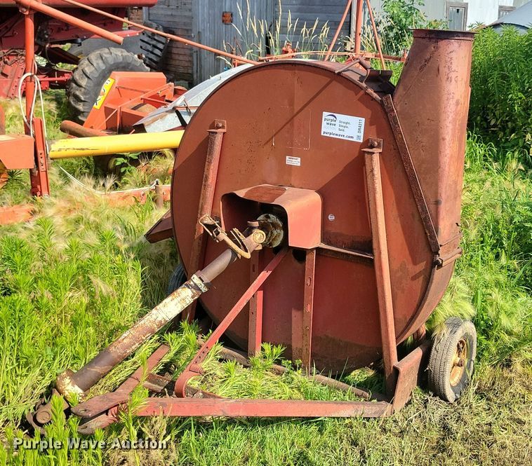 International Harvester 56 silage blower - DR4311