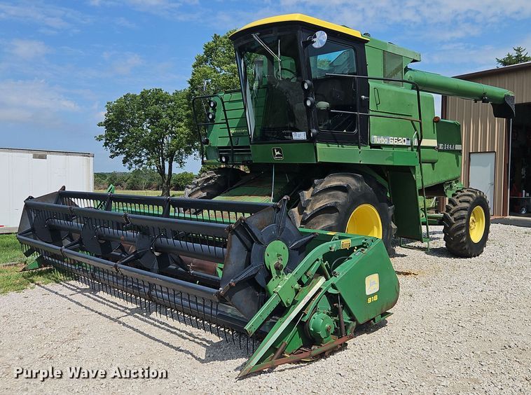 1983 John Deere  6620 RWA combine - DR8696