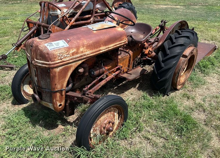 Ford 2N tractor - DS6760