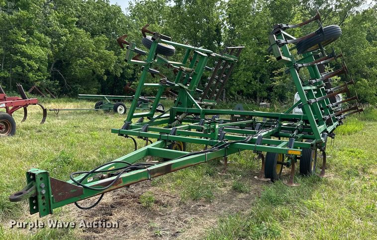 John Deere 960 field cultivator - EJ6983