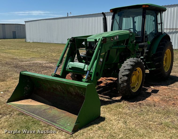 2015 John Deere 5100 E MFWD tractor - NQ9632