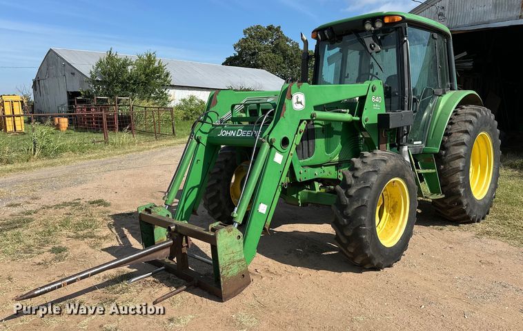 2004 John Deere 6420 MFWD tractor - NR9819