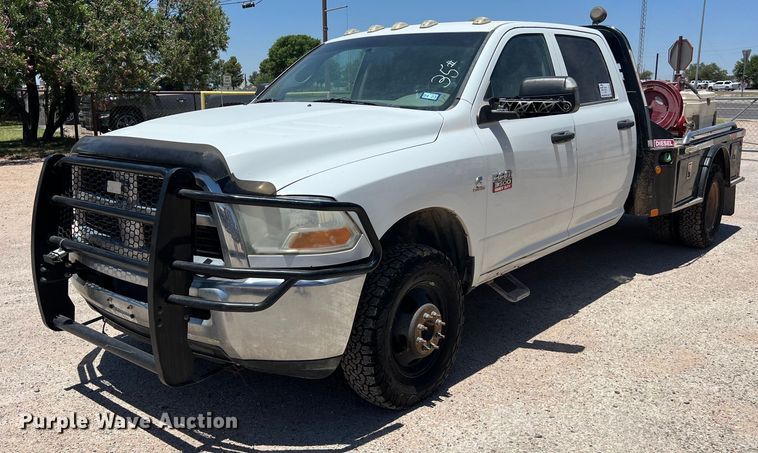 2012 Dodge Ram 3500HD Crew Cab flatbed pickup truck - DO2427