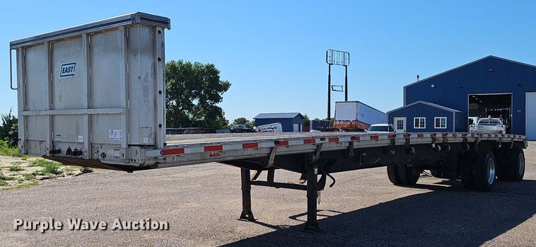 1999 East Manufacturing flatbed trailer - DP0987