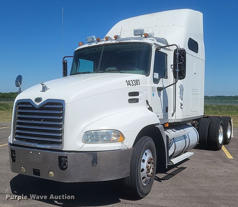 2006 Mack CXN613 semi truck - DR4855