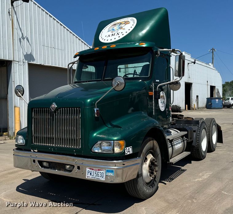 2003 International  9200i semi truck - OG9567