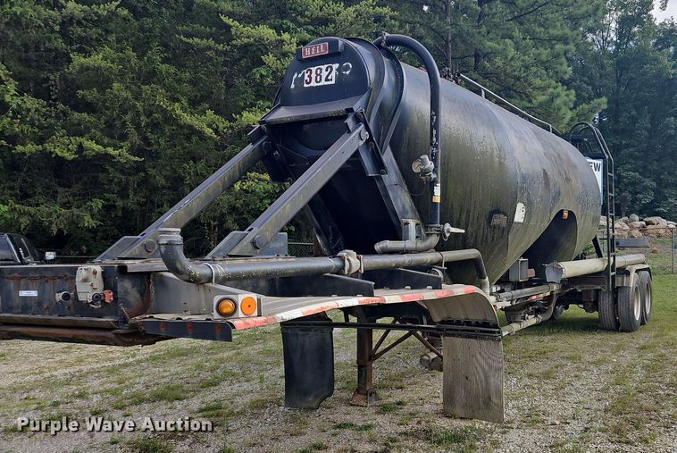 2000 Heil pneumatic dry bulk trailer - OK9982