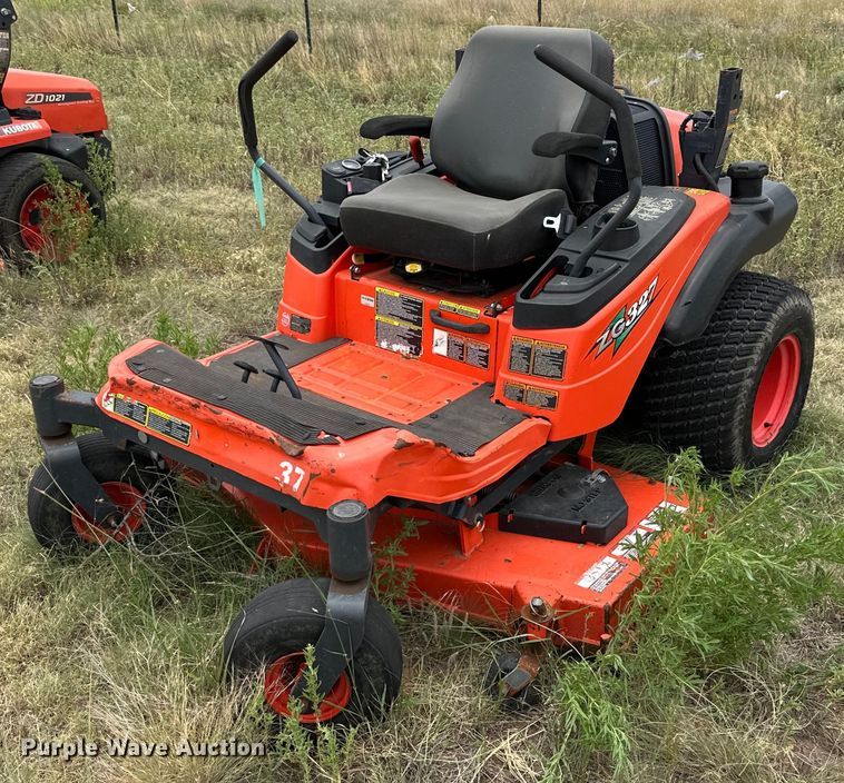 Kubota ZG327 ZTR lawn mower - DK6525