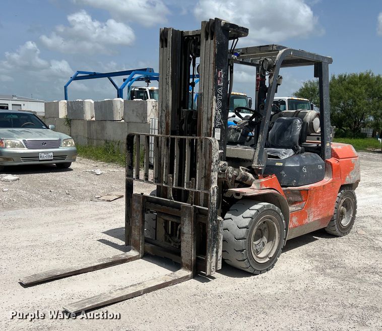 Toyota 7FGU35 forklift - DO2447