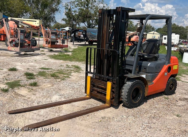 Toyota 8FDU25 forklift - DO2480