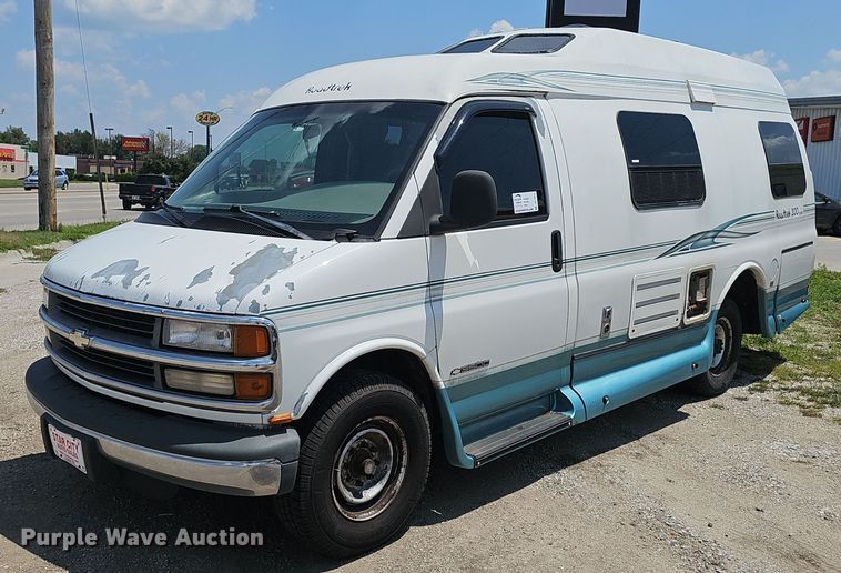 2000 Chevrolet Express 3500 Roadtrek 200 RV - DP1014
