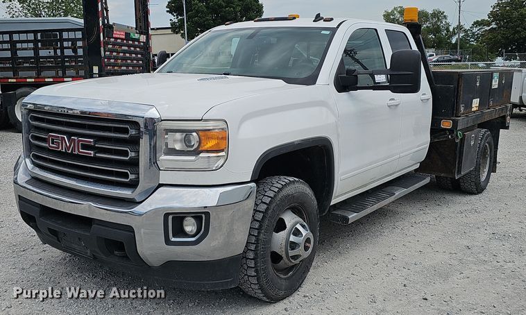 2015 GMC  Sierra 3500 Double Cab flatbed pickup truck - DP1041