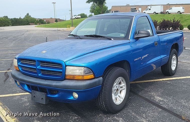 2001 Dodge  Dakota Sport pickup truck - DR4867