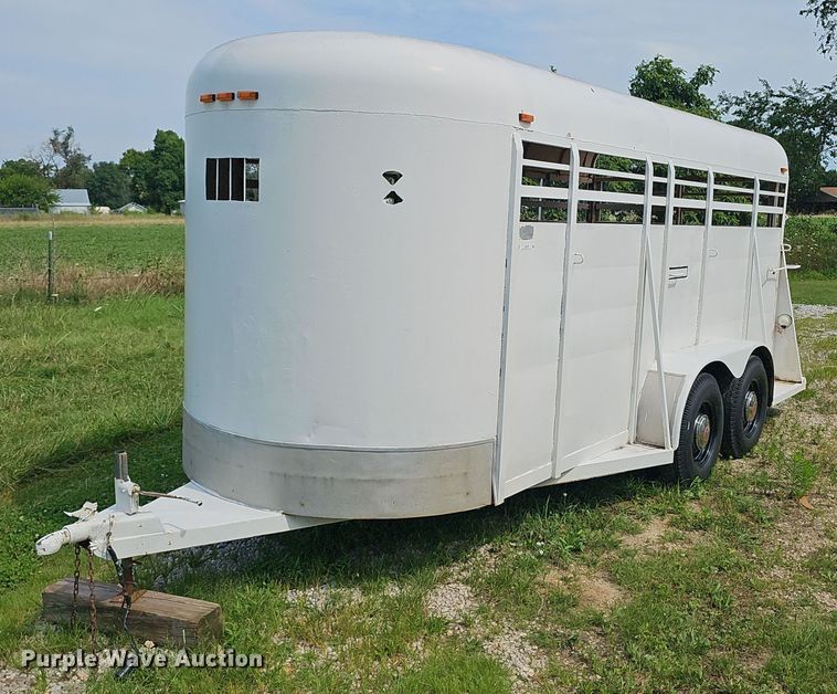 1990 Chaparrel Stock Trailer  livestock trailer - EJ5750