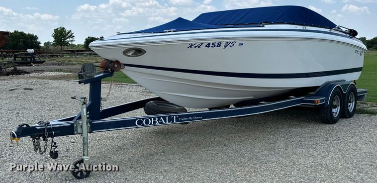 2002 Cobalt 226 boat - MU9956