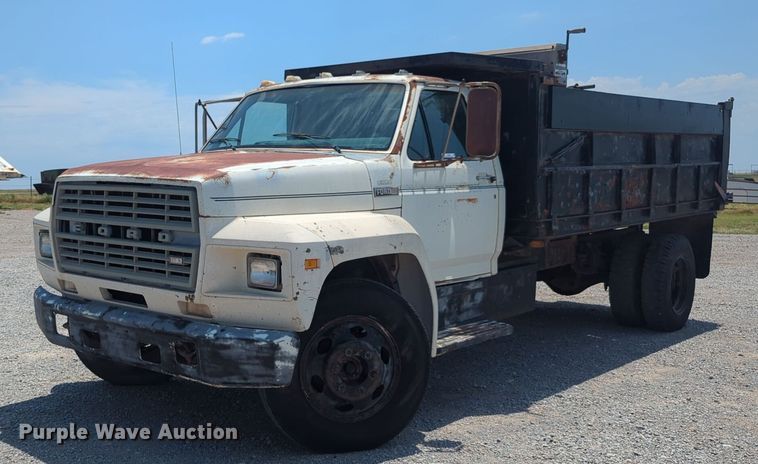 1982 Ford F600 dump truck - NG9996