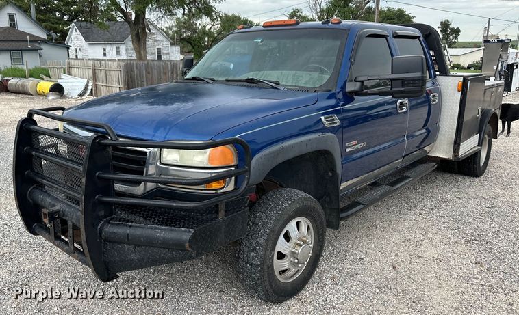 2003 GMC Sierra 3500 Crew Cab bale bed pickup truck - OL9663