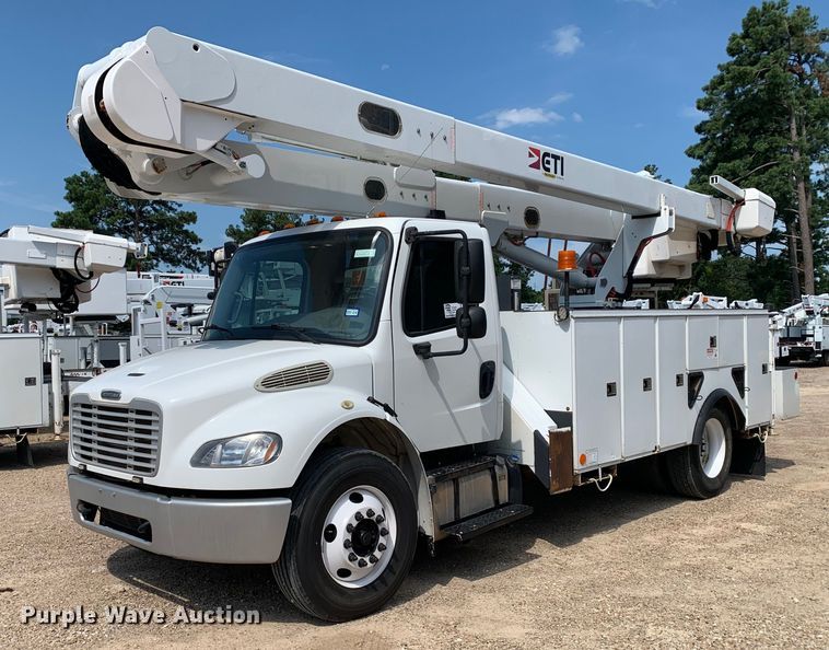 2015 Freightliner  Business Class M2 bucket truck - DM7932