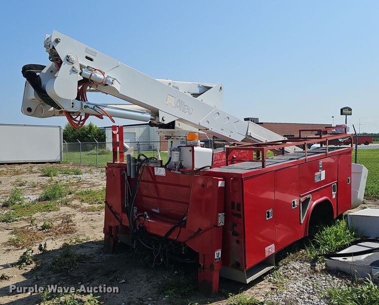 Reading U132ADW-T RED bucket truck bed - DP1011