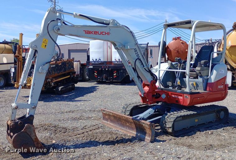 2017 Takeuchi TB240 mini excavator - DP1214