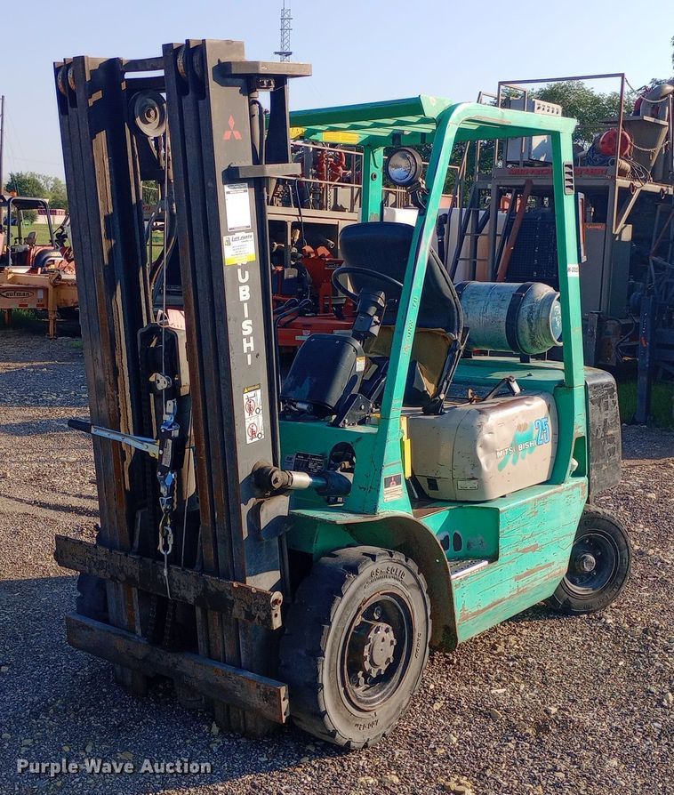 1997 Mitsubishi FG25 forklift - DP1231