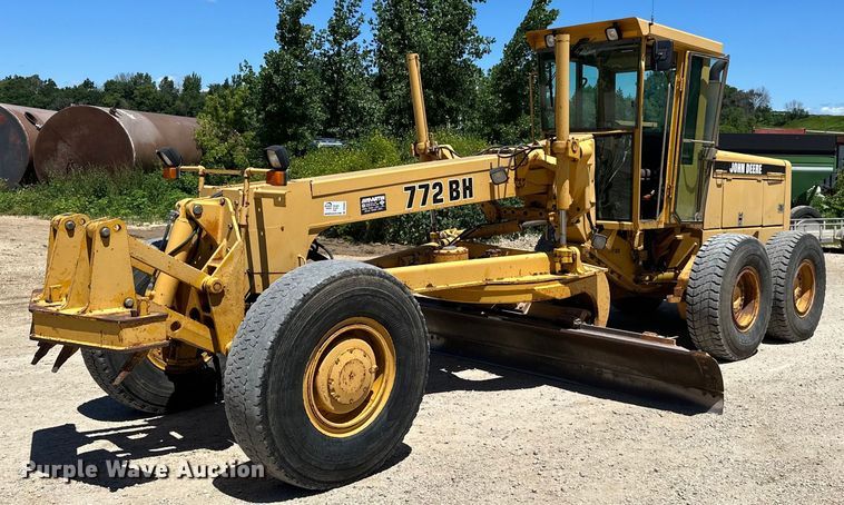 1995 John Deere 772BH rigid frame motor grader - DP8403