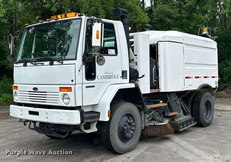 2007 Sterling  SC-8000 street sweeper truck - DP8421