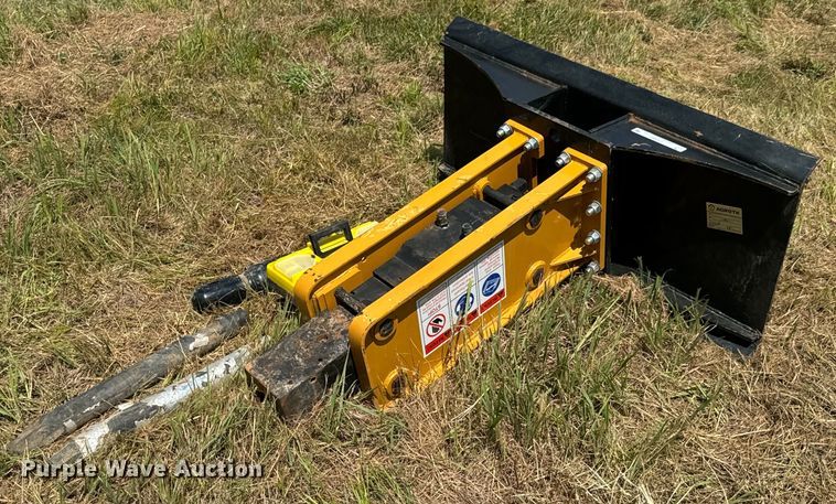 2023 Agrotk SSHH680 skid steer breaker - DX0889