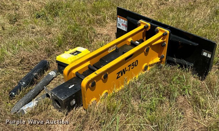 2023 Wolverine CB-11-750F skid steer breaker - DX0894